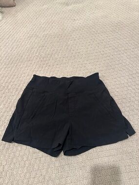 Athleta Black High-Waist Everyday Pull-On Shorts